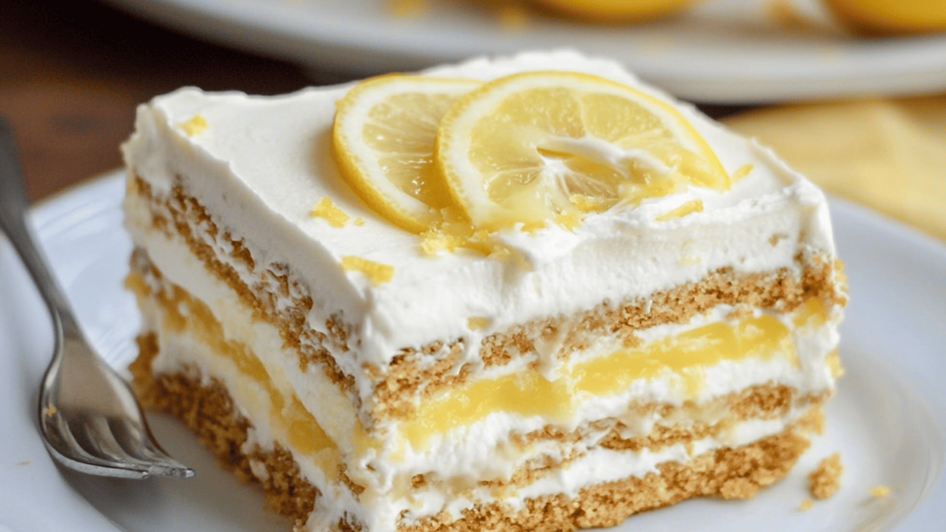 lemon icebox cake with graham crackers